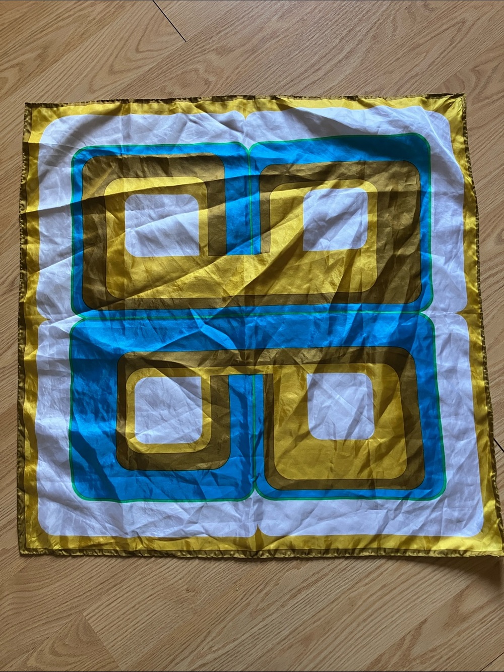 Retro Geometric Accent Scarf in Blue, White & Gold - Brand Unspecified
